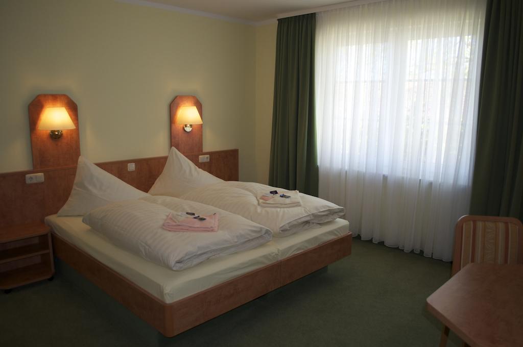 Gasthof & Pension Zum Himmel Rubenow Стая снимка